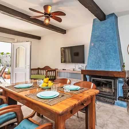 בית נופש Nadia By Interhome *